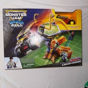 Monster Jam Smash & Bash Classroom Crusher Crash Course Playset w Excl Truck